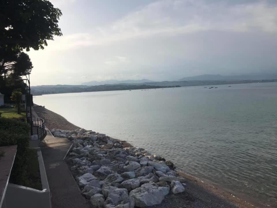 Appartamento Casa Vacanze Spiaggia D'Oro Desenzano del Garda Buitenkant foto