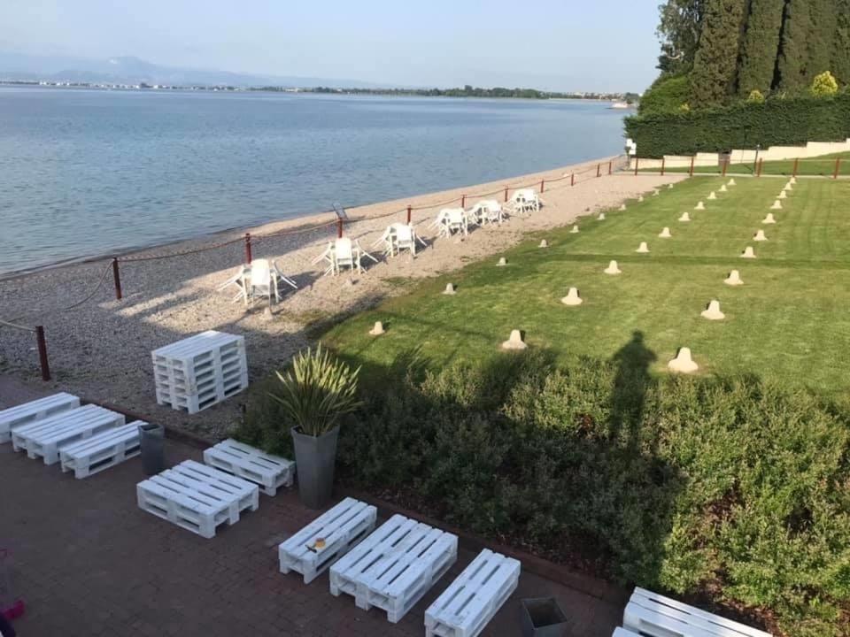 Appartamento Casa Vacanze Spiaggia D'Oro Desenzano del Garda Buitenkant foto